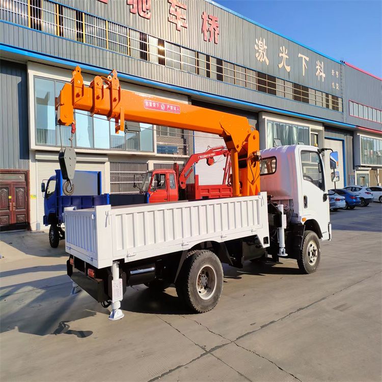 疏勒县三轮随车吊定制 农用改装机自备吊中瑞长期出售