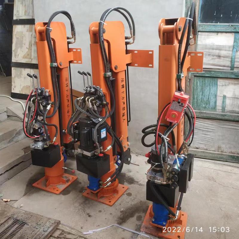 疏勒县重汽蓝牌随车吊 3.2吨 国六动力强 液压驱动 农用自卸起重机